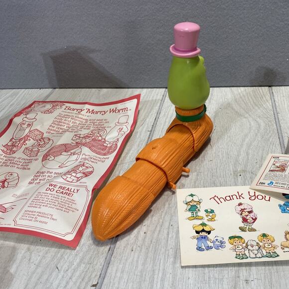In Original Box BERRY MERRY WORM Strawberry Shortcake Toy Vehicle Vintage Kenner - Picture 9 of 9
